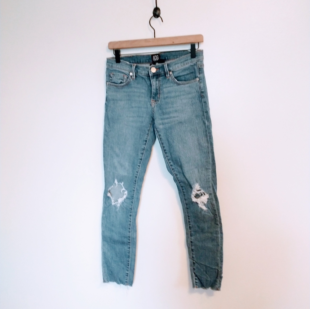 BDG twig mid-rise light wash jeans size 27